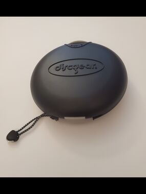 Discgear DVD/CD/Game Clamshell Case Black Includes 20 DVDs See In Photos